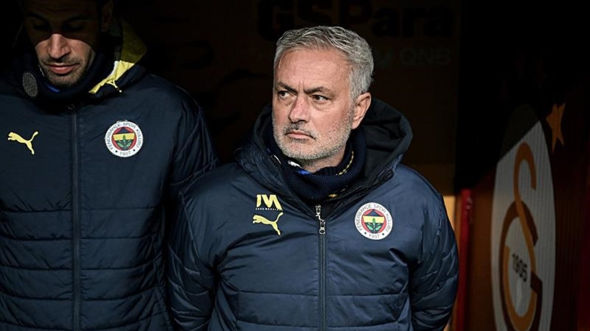 FENERBAHÇE HABERİ - Mourinho'dan Galatasaray'a flaş ırkçılık yanıtı! Akıllıca davranmadılar çünkü... FENERBAHÇE HABERİ - Mourinho'dan Galatasaray'a flaş ırkçılık yanıtı! Akıllıca davranmadılar çünkü...