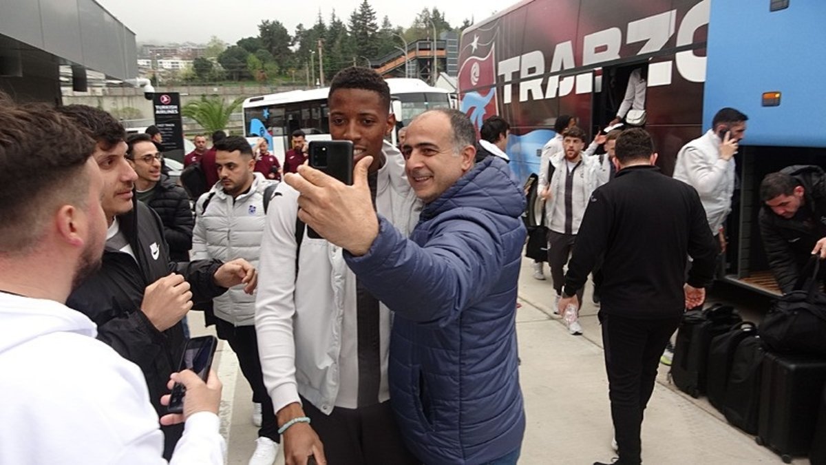 Trabzonspor Fenerbahçe derbisi için yola çıktı Trabzonspor Fenerbahçe derbisi için yola çıktı