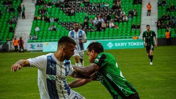 Sakaryaspor fırsatı tepti!