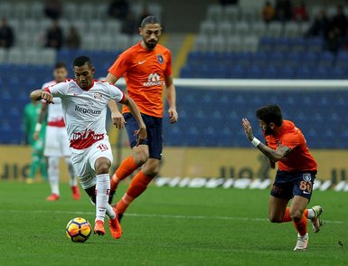 M.Başakşehir - Antalyaspor maçından kareler