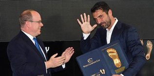 Buffon'a "Altın Ayak" ödülü