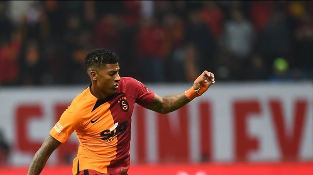 GALATASARAY HABERLERİ | İngilizler Aanholt için formül arıyor! Maaşının bir kısmı...