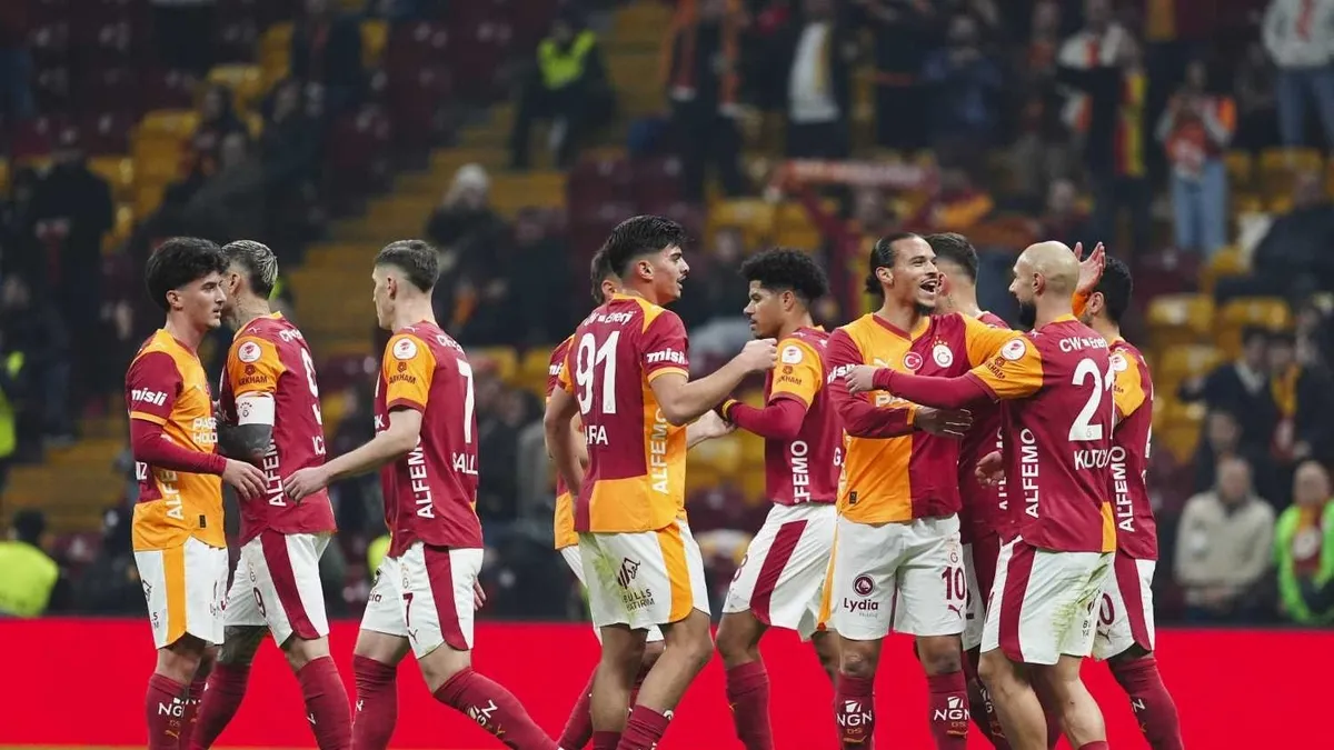Galatasaray'da beklenen ayrılık! Süper Lig'den 2 talibi var