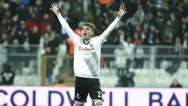 Adem Ljajic kendini aştı