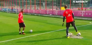 Yan sahadaki kaleye gol attı