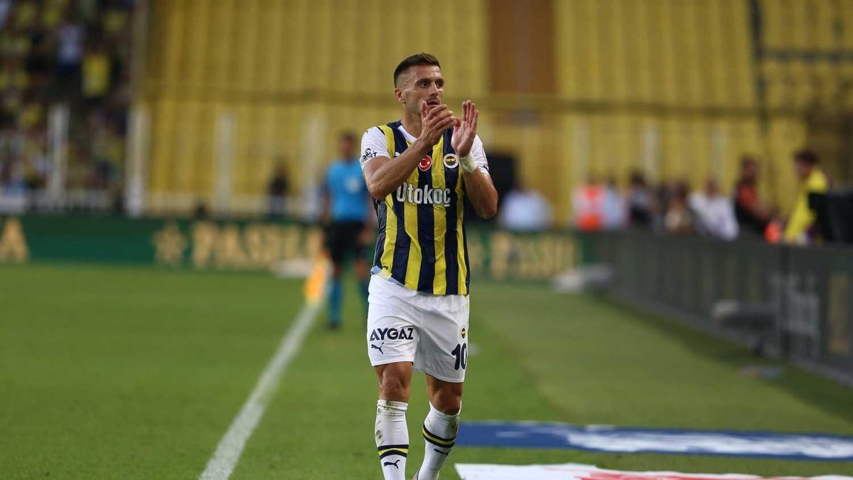 TRANSFER HABERLERİ: Fenerbahçe'de Dusan Tadic teklifleri reddetti! Gelecek sezon... TRANSFER HABERLERİ: Fenerbahçe'de Dusan Tadic teklifleri reddetti! Gelecek sezon...