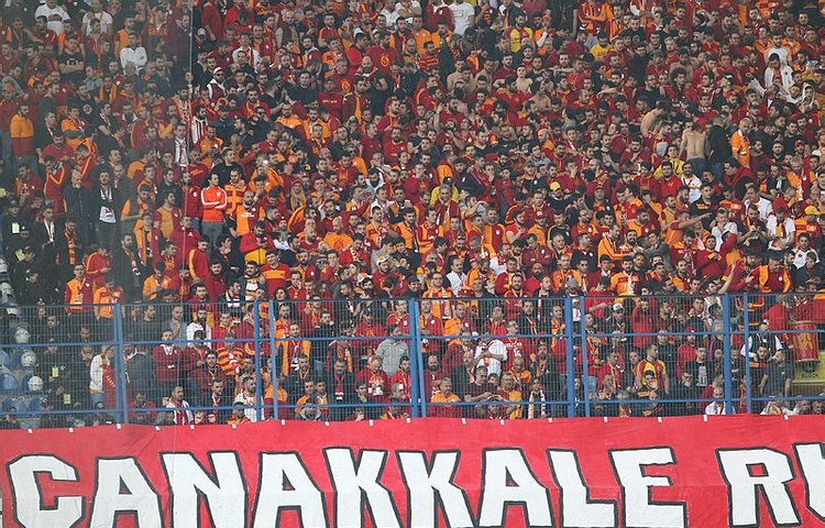 Galatasaraylilar Fenerbahce Ile Fena Dalga Gecti Son Dakika Fenerbahce Haberleri Fotograflari Fotomac