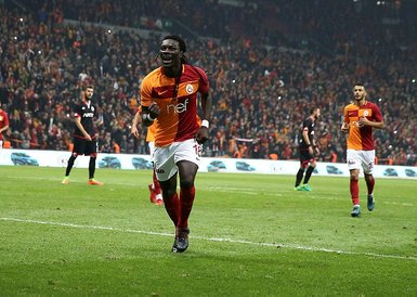 Bafetimbi Gomis’ten Galatasaray’a rest!