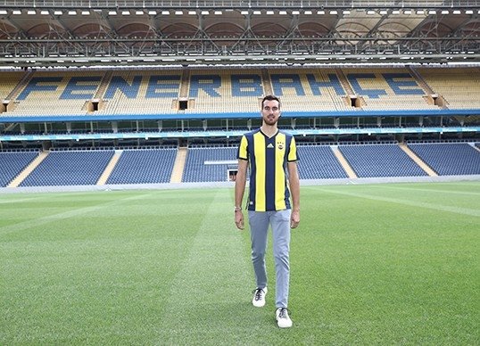 Fenerbahce De Harun Tekin Imzayi Atti Son Dakika Fenerbahce Haberleri Fotomac