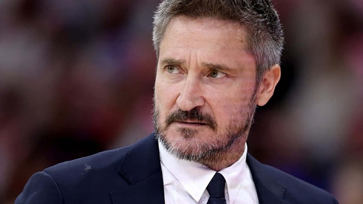 Pozzecco imzayı attı