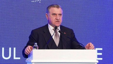Gençlik ve Spor Bakanı Osman Aşkın Bak'tan Cansu Bektaş ile Gamze Altun’a tebrik