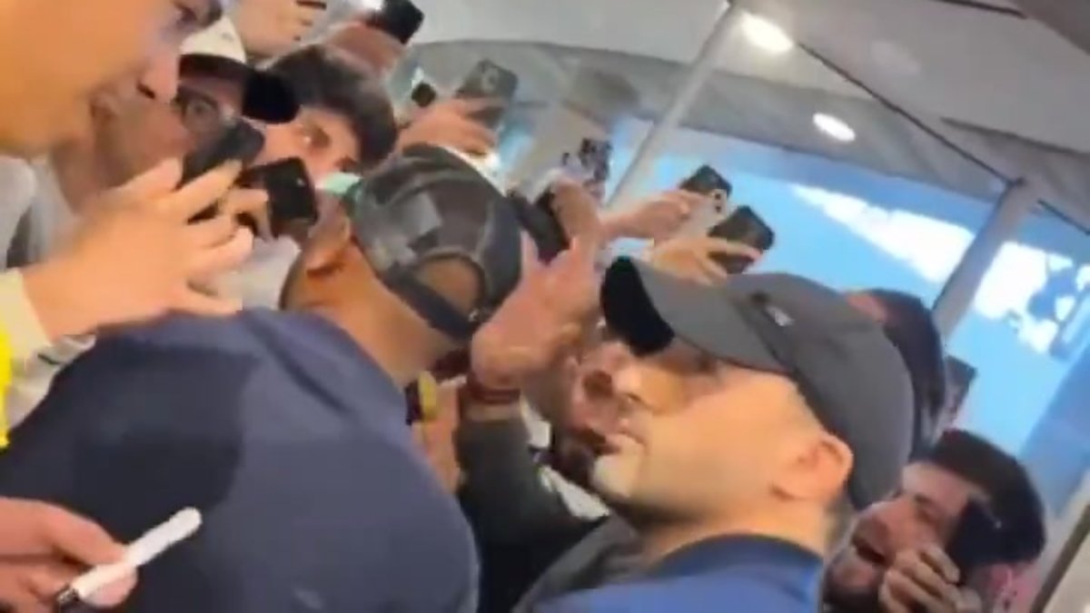 Stuttgart'ta Domenico Tedesco'ya coşkulu karşılama!