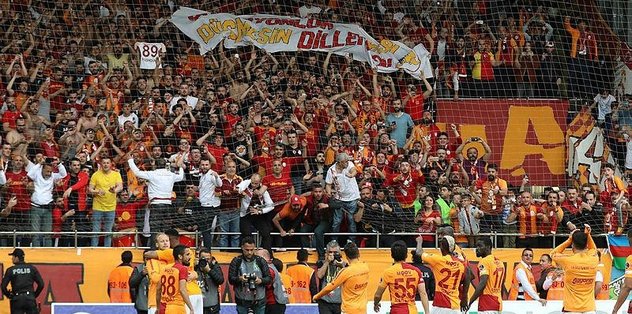Rüzgara karşı yelken çekti