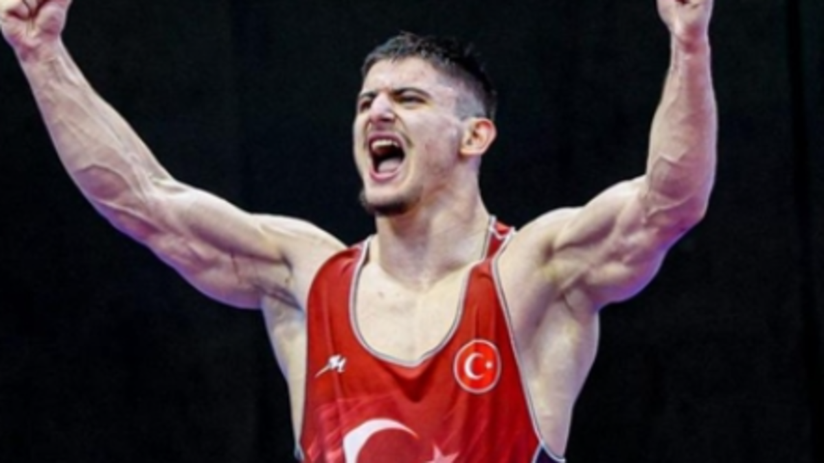 Milli güreşçi İbrahim Metehan Yaprak'ın hedefi 23 yaş altıdan sonra büyüklerde Avrupa şampiyonluğu!