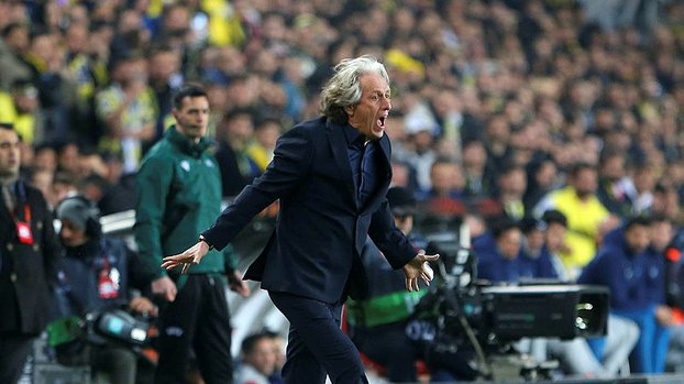 Jorge Jesus kırmızı kart gördü! Beşiktaş derbisinde yok