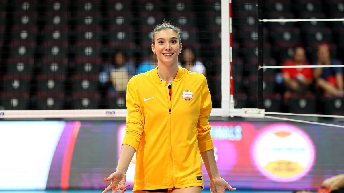 Naz Aydemir Akyol, yeniden VakıfBank'ta