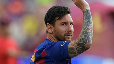 Messi tells Barca he wants to leave, signaling end of era