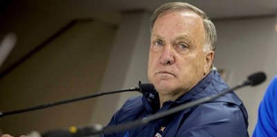 Advocaat: "Kendilerine kulüp bulsunlar"