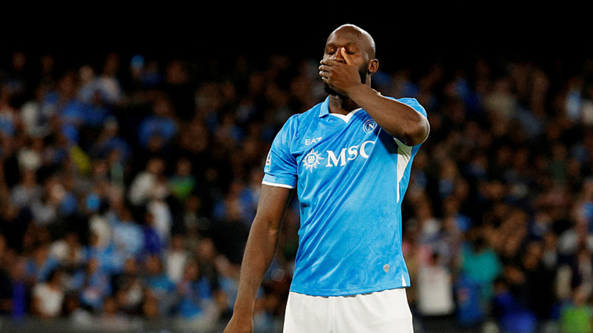 Lukaku’yu Mertens engelledi