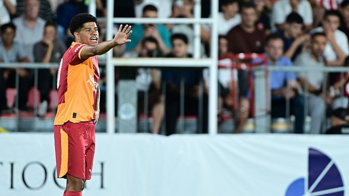TRANSFER HABERİ: Gabriel Sara için Premier Lig ekibi devrede! İşte Galatasaray'ın bonservis talebi TRANSFER HABERİ: Gabriel Sara için Premier Lig ekibi devrede! İşte Galatasaray'ın bonservis talebi