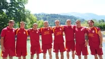 Gençler saçlarını kazıttı