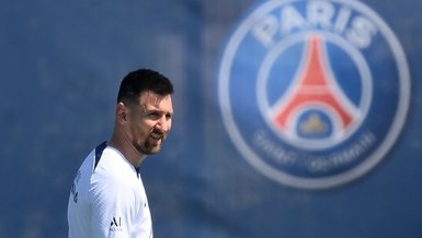 Lionel Messi Paris Saint-Germain'den ayrılıyor! Hocası açıkladı