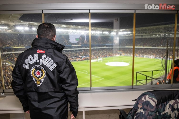 İşte statlardaki polislerin VAR odası görüntüleri!