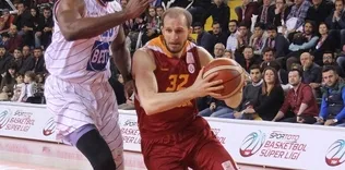 Aslan’la şaka olmaz!