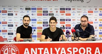 Antalyaspor'un yeni transferi Leschuk imzayı attı