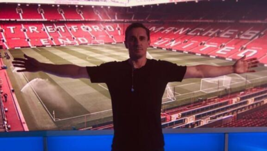Gary Neville'den sağlık çalışanlarına jest