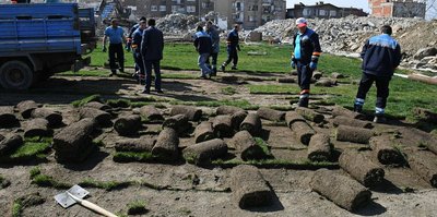 Hüseyin Avni Aker Stadı'nın çimleri sergilenecek