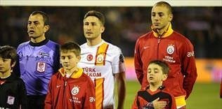 Amrabat ve Sabri yuvada kaldı