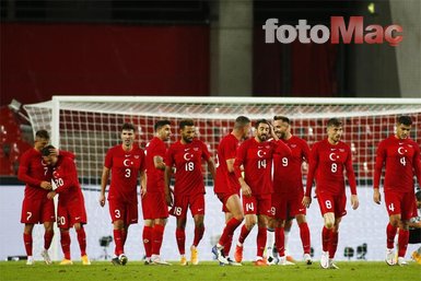 Almanya - Türkiye maçında Joachim Löw yine olay oldu! Eski alışkanlığını bırakamadı | Son dakika haberleri