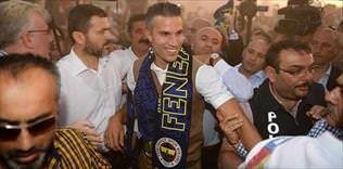 Persie Google'ı bile kilitledi