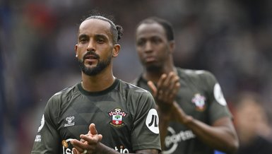 Theo Walcott futbolu bıraktı