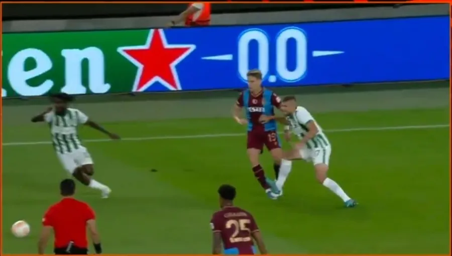 Ferencvaros Trabzonspor maçında kırmızı kart çıktı! - 1