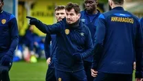 Emre Belözoğlu ile devam