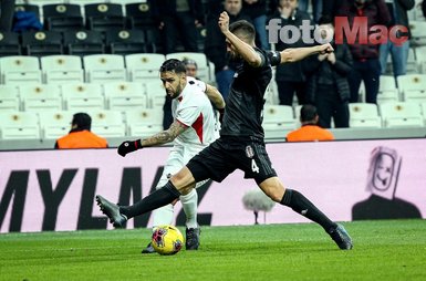 Rıdvan Dilmen’den flaş yorum! Beşiktaş taraftarı tarihe geçti