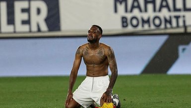 Son dakika spor haberi: Beşiktaş'ta Cyle Larin belirsizliği! Can sıkıyor... (BJK spor haberi)
