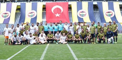 "Kadıköy'de Çimlere Veda" maçı yapıldı