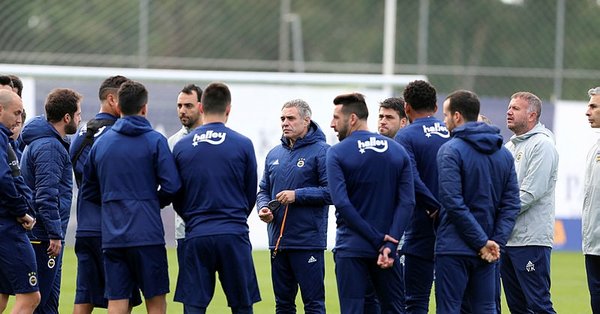 Fenerbahce De Yilin Transferi Son Dakika Fenerbahce Haberleri Fotograflari Fotomac
