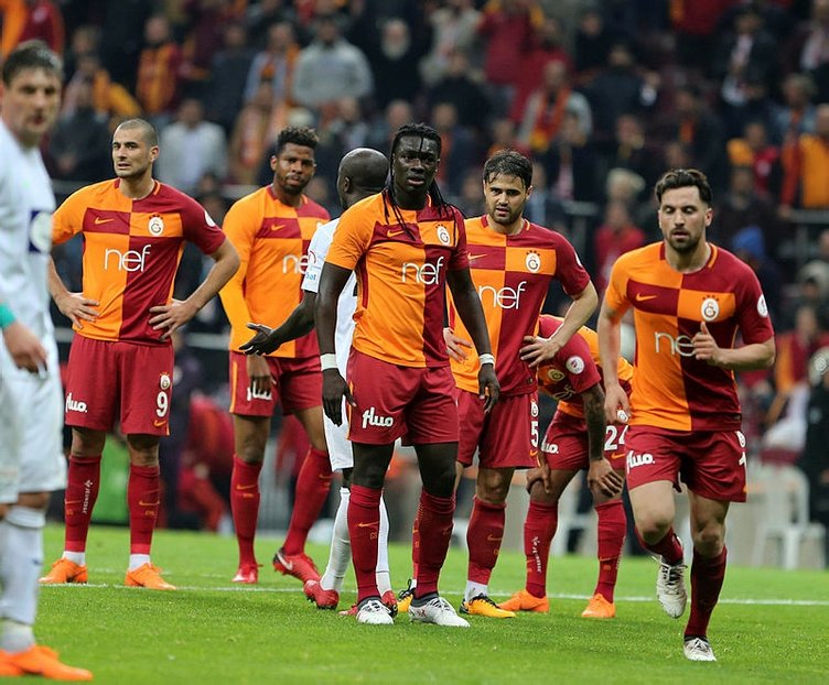 Galatasaray'da 75 milyonluk çukur!