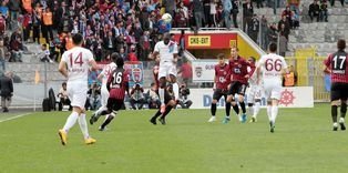 Fırtına puan kurtardı