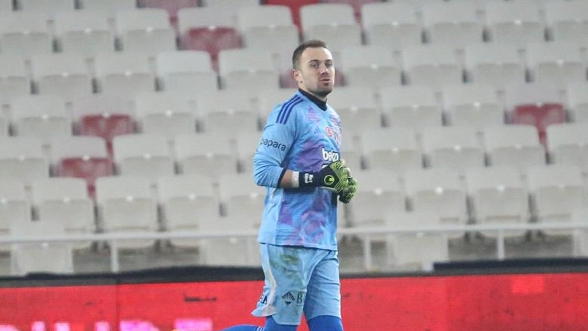 Mert Günok imzaya kaldı