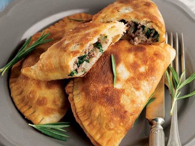 Entekke Böreği nasıl yapılır? Entekke böreği malzemeleri ve püf noktaları nelerdir? Tam kıvamında...