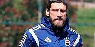 Egemen duvarları yumrukladı