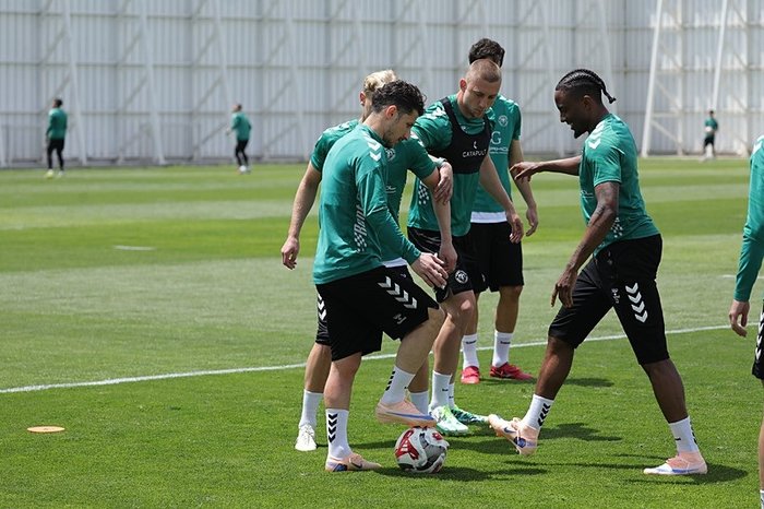 trabzonspor-tumosan-konyaspor-maci-canli-ne-zaman-saat-kacta-hangi-kanalda-1779428278617.jpeg Trabzonspor-Tümosan Konyaspor maçı muhtemel 11'ler